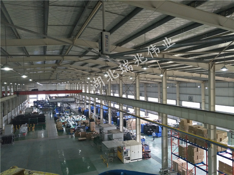 大型工業(yè)風(fēng)扇、工業(yè)大吊扇、工業(yè)大風(fēng)扇、工業(yè)節(jié)能風(fēng)扇、鋼結(jié)構(gòu)廠房通風(fēng)降溫方案