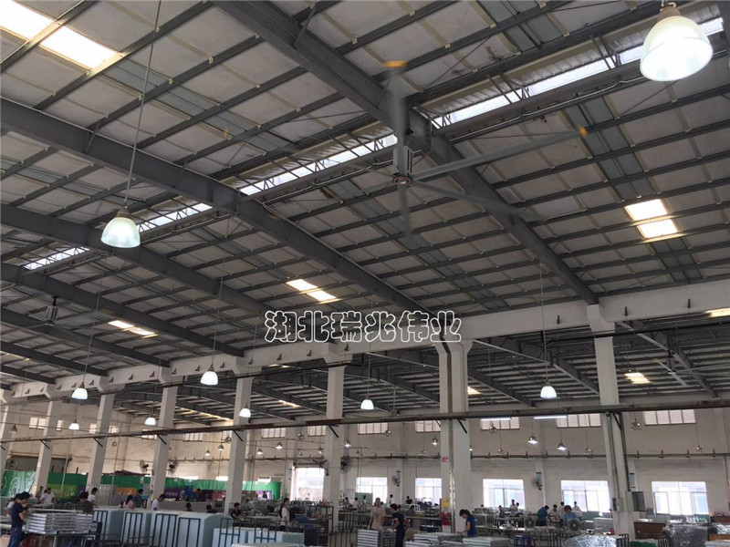 大型工業(yè)風(fēng)扇、工業(yè)大吊扇、工業(yè)大風(fēng)扇、工業(yè)節(jié)能風(fēng)扇、車間溫控設(shè)備