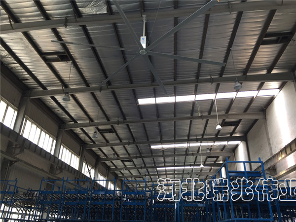瑞泰風(fēng)扇機(jī)組合,大型鋼結(jié)構(gòu)廠房,高大型廠房車間,通風(fēng)降溫設(shè)備,大型工業(yè)風(fēng)扇，瑞泰風(fēng)工業(yè)大風(fēng)扇