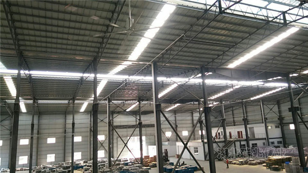 瑞泰風(fēng)扇機(jī)組合,大型鋼結(jié)構(gòu)廠房,高大型廠房車間,通風(fēng)降溫設(shè)備,大型工業(yè)風(fēng)扇，瑞泰風(fēng)工業(yè)大風(fēng)扇