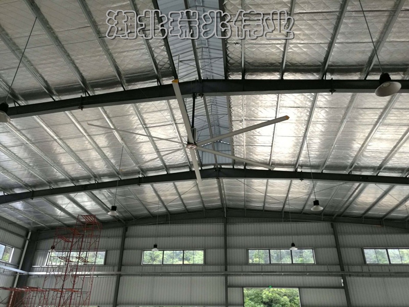 如何減少直徑7.3米超大型工業(yè)吊扇噪音問題？