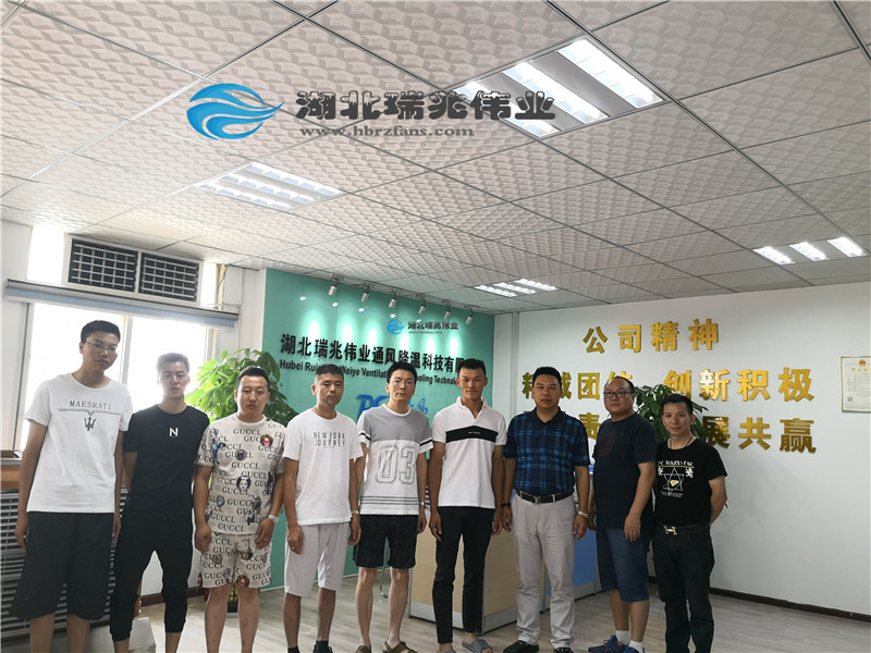 高大空間場所如何通風(fēng)降溫？推薦瑞兆工業(yè)風(fēng)扇！