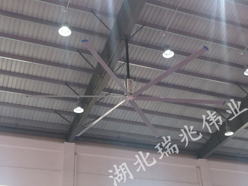 為什么大型廠房都愿意選擇瑞泰風(fēng)工業(yè)大風(fēng)扇？