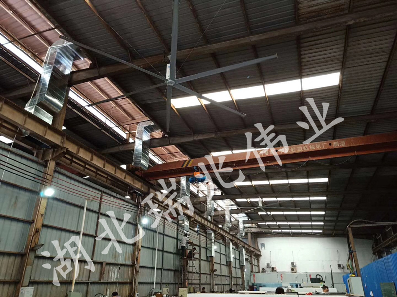 瑞泰風(fēng)大型工業(yè)風(fēng)扇是高大廠房車(chē)間夏季通風(fēng)降溫的必備神器！