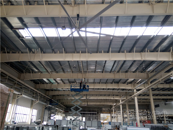 1000m2大型廠房降溫通風(fēng)，推薦采用瑞泰風(fēng)扇機(jī)組合